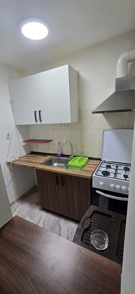 Costin Georgian, metrou.